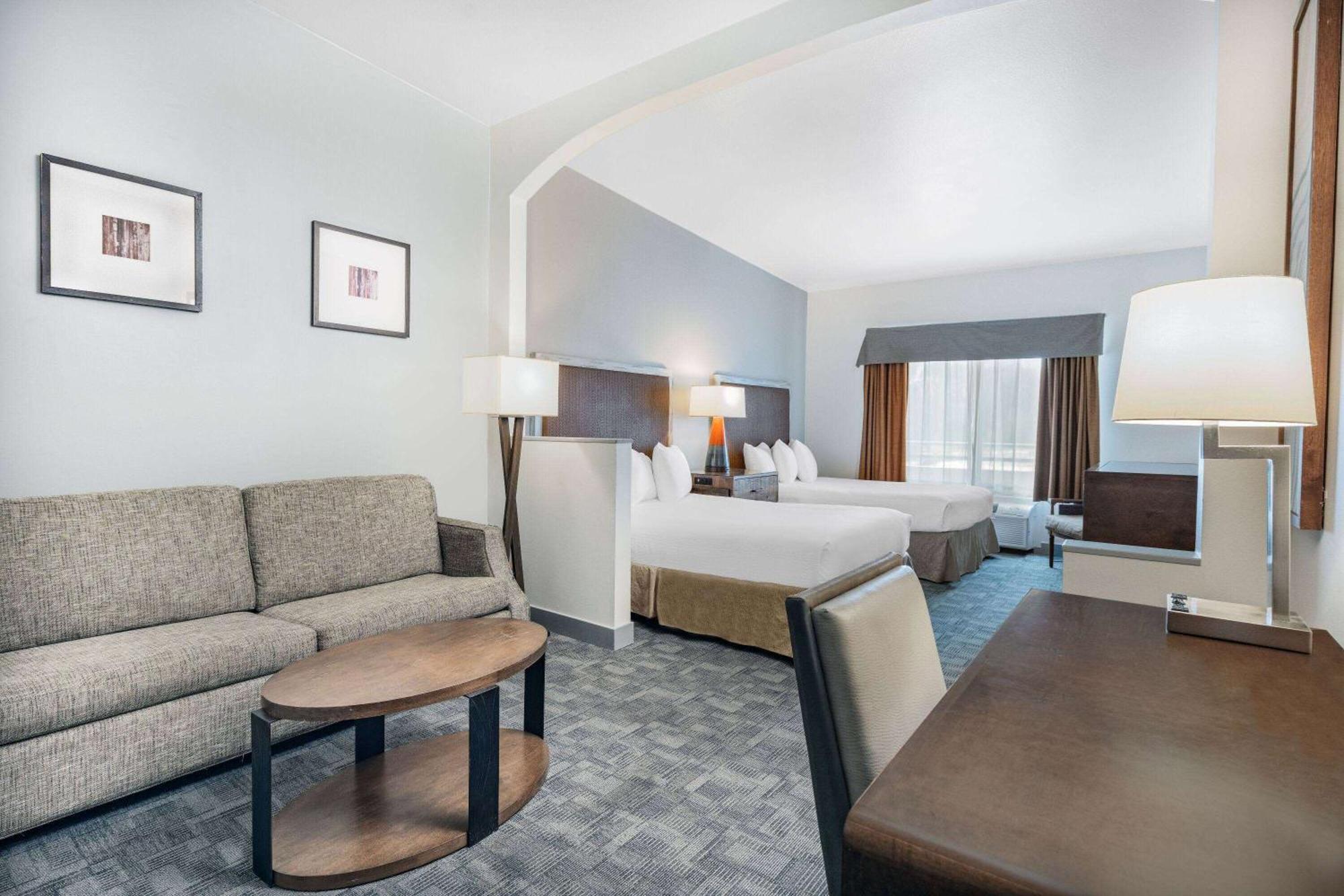 Hotel Ramada By Wyndham Bakersfield Extérieur photo